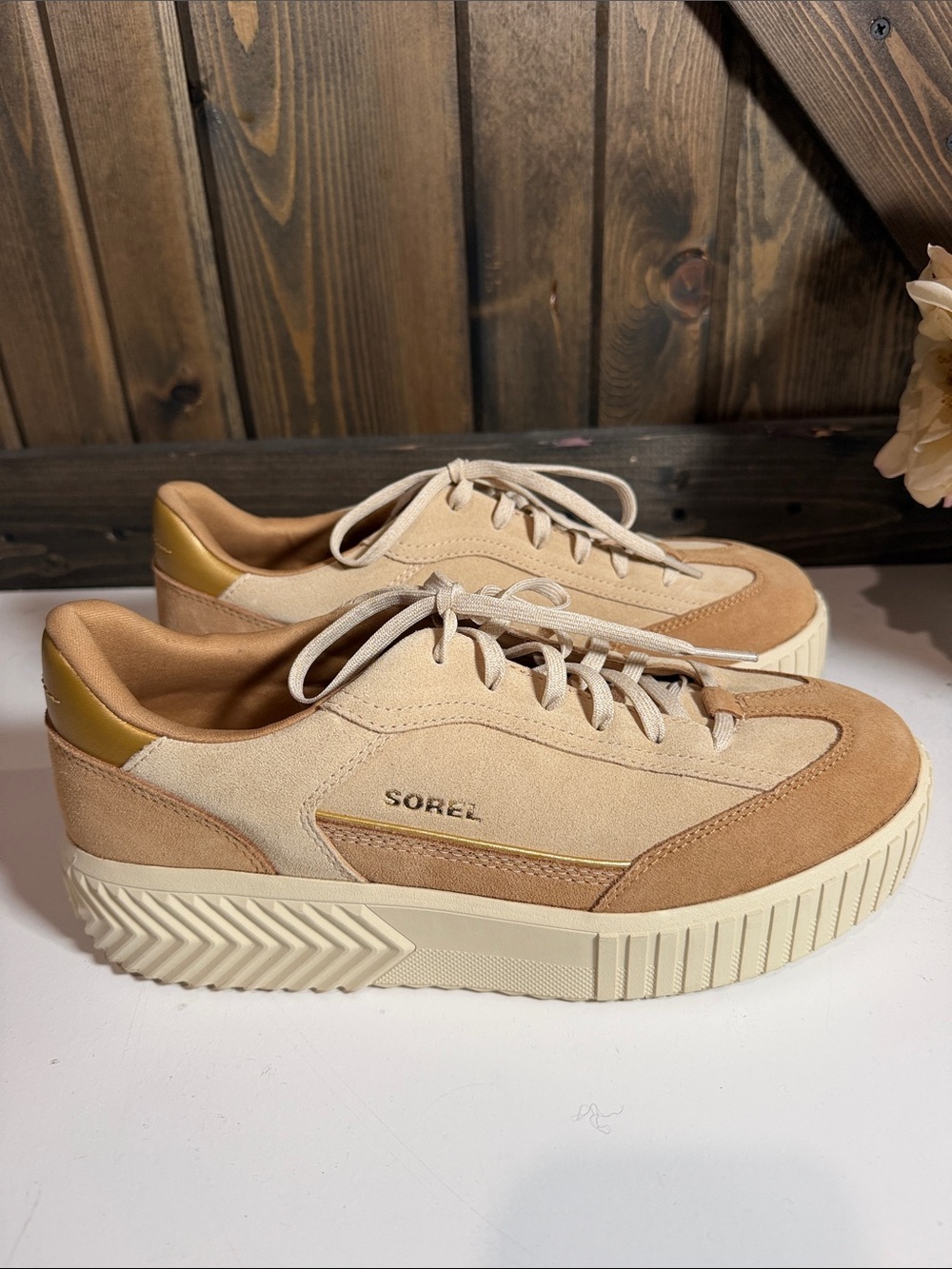 Sorel Ona Ave
